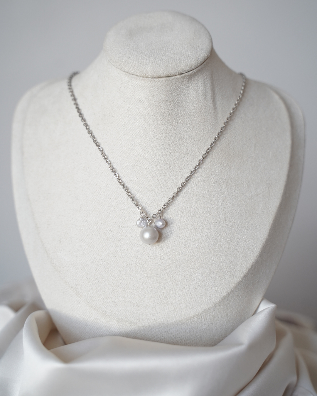 Three Pearl Pendant Necklace