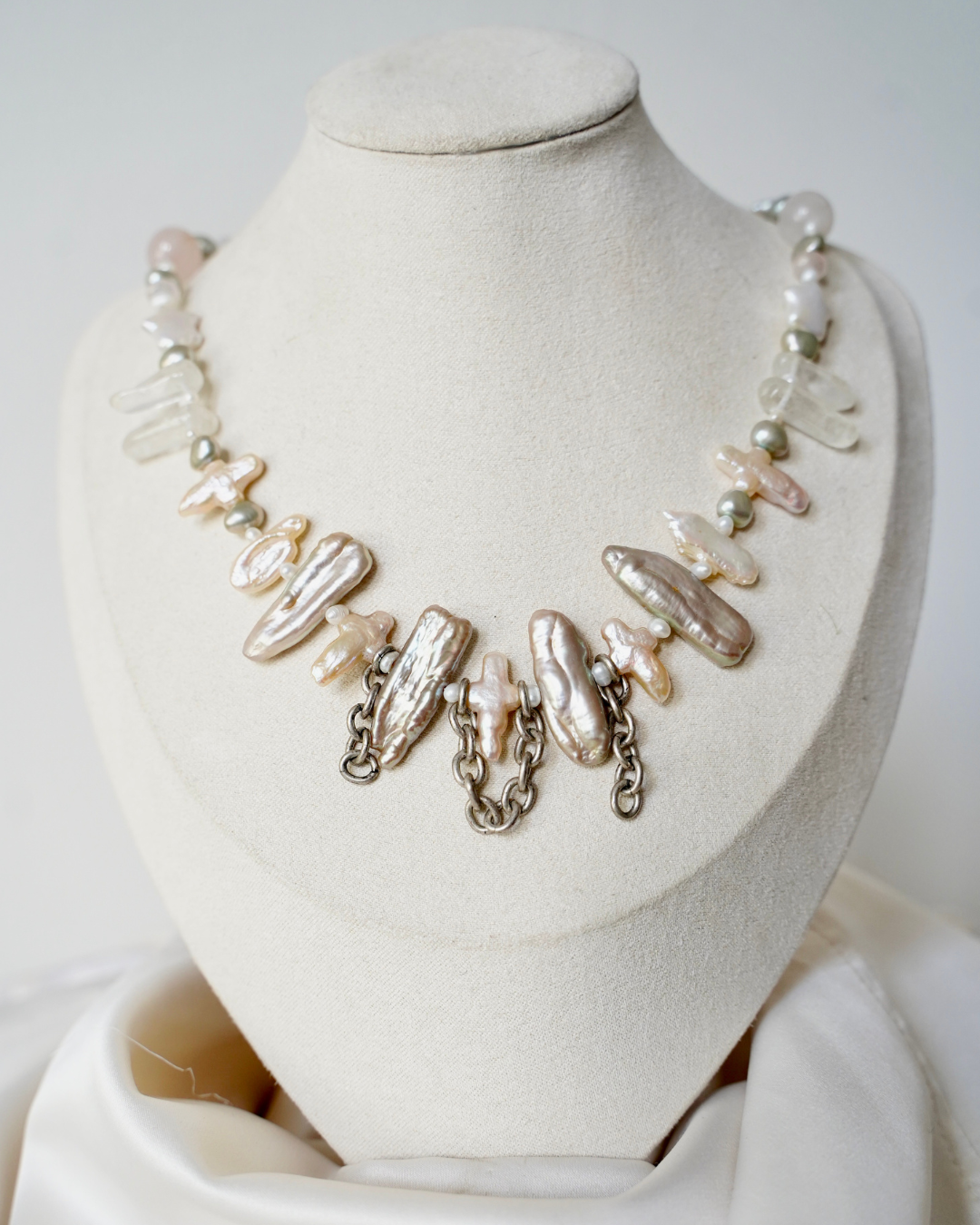 Chunky Cross Pearl Choker